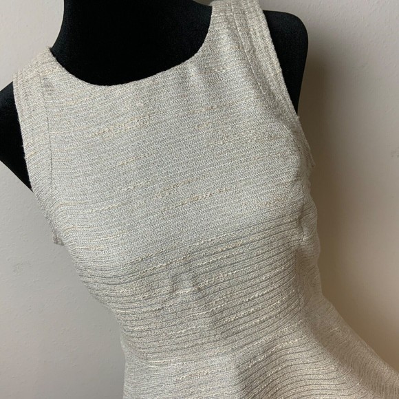 BANANA REPUBLIC Woman's Sz 0 Beige Tincel Peplum Sleeveless Blouse Shirt - Picture 4 of 8